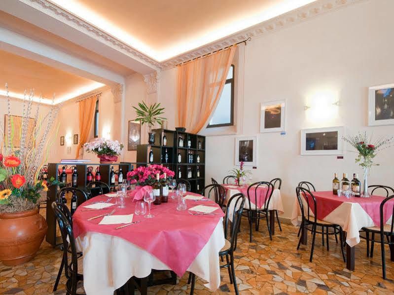 Allegroitalia Nazionale Volterra Exterior foto